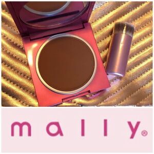 MALLY BEAUTY - 🎉HP🎉 NWT Visable Skin Bronzer/"Deeper”/New w/o Box, Comes w/Brush